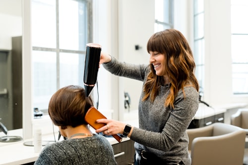Haarpflege und Styling
