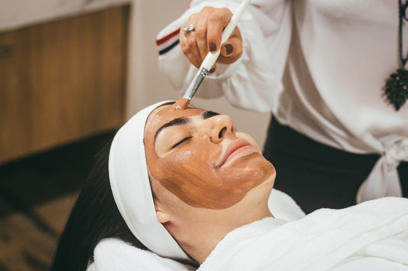 Gesichtsbehandlung im AURÉLIE Spa